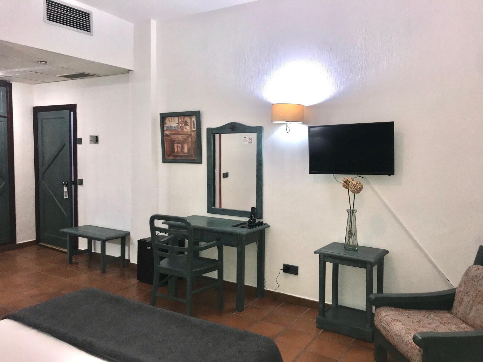 Hotel Αλμάγκρο Εξωτερικό φωτογραφία